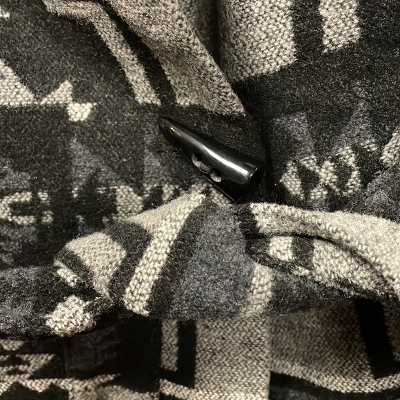 KIRRA COAT - Picture 5 of 10
